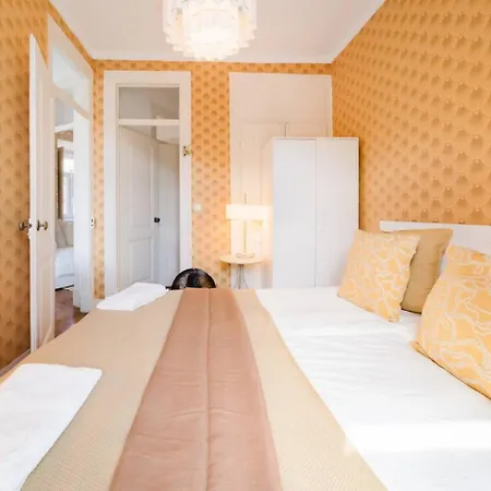 Luxurious 4-Bedroom Apartment Апартаменты Лиссабон