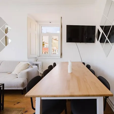 Luxurious 4-Bedroom Apartment * Лиссабон