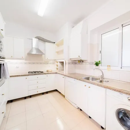 Luxurious 4-Bedroom Apartment Apartment Lisbon