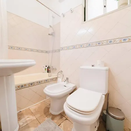Luxurious 4-Bedroom Apartment Apartment *