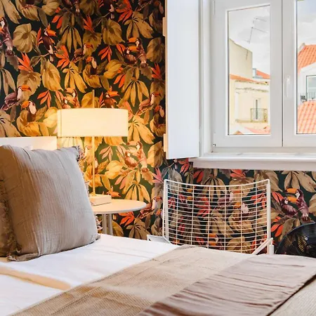 Luxurious 4-Bedroom Apartment * Lisbon