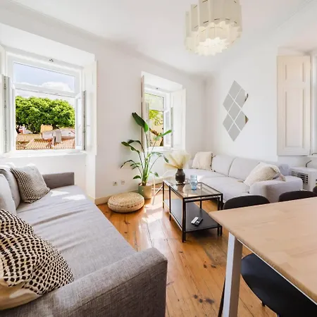 Apartment Luxurious 4-Bedroom Apartment Lisbon