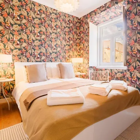 Luxurious 4-Bedroom Apartment *