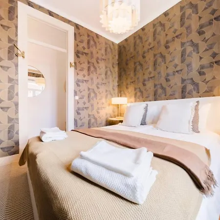 Luxurious 4-Bedroom Apartment Apartment