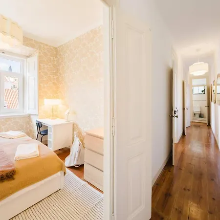 Luxurious 4-Bedroom Apartment * Lisbon