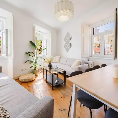 Luxurious 4-Bedroom Apartment *